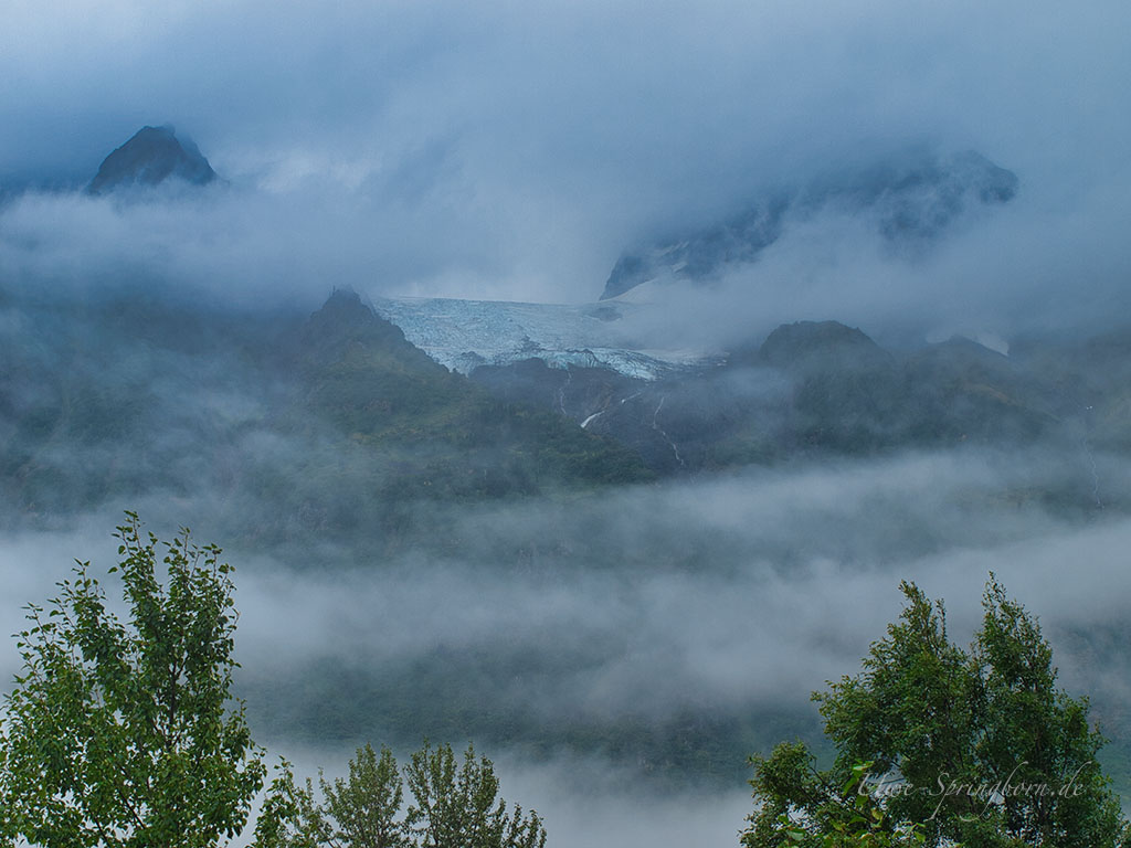 Alaska Berge in Wolken