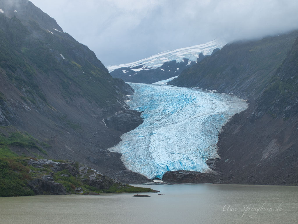 Baer Glacier in Alaska